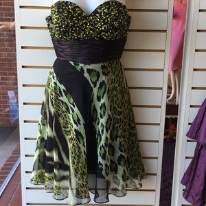 Hannah S Black and Green Short dress. Size 8